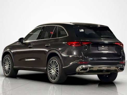 Used 2023 Mercedes-Benz GLC 300 4MATIC image 3