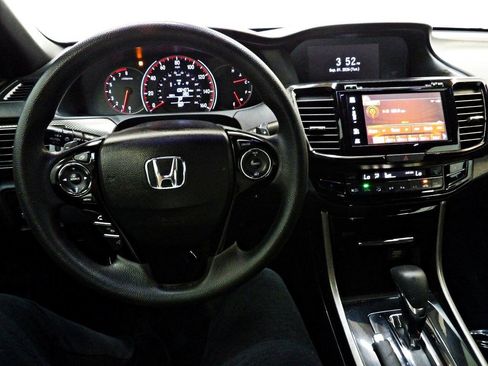 Used 2016 Honda Accord EX image 15
