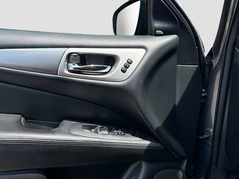 Used 2019 Nissan Pathfinder SL FWD image 30