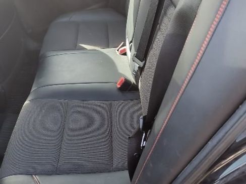 Used 2016 Toyota Camry SE image 9