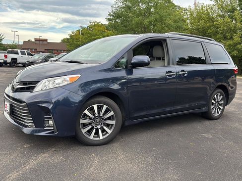 Used 2018 Toyota Sienna XLE Premium w/ Carpet Mat Package AWD/4WD image 1