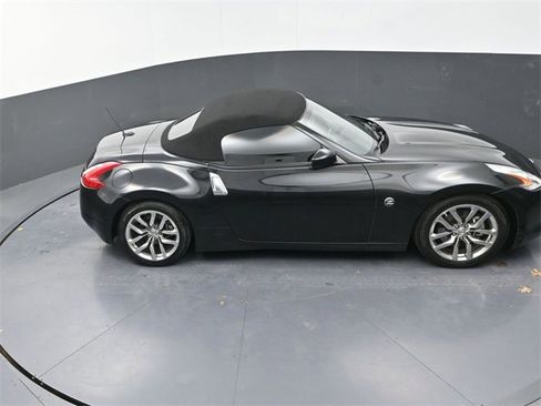 Used 2010 Nissan 370Z Touring image 22