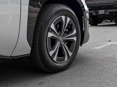 Used 2024 Toyota bZ4X XLE image 9