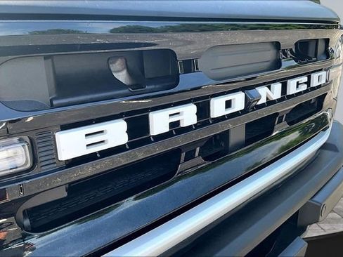 Used 2024 Ford Bronco Outer Banks AWD/4WD image 30