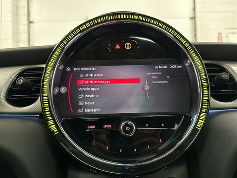 Used 2023 MINI Cooper 2-Door Hardtop image 29