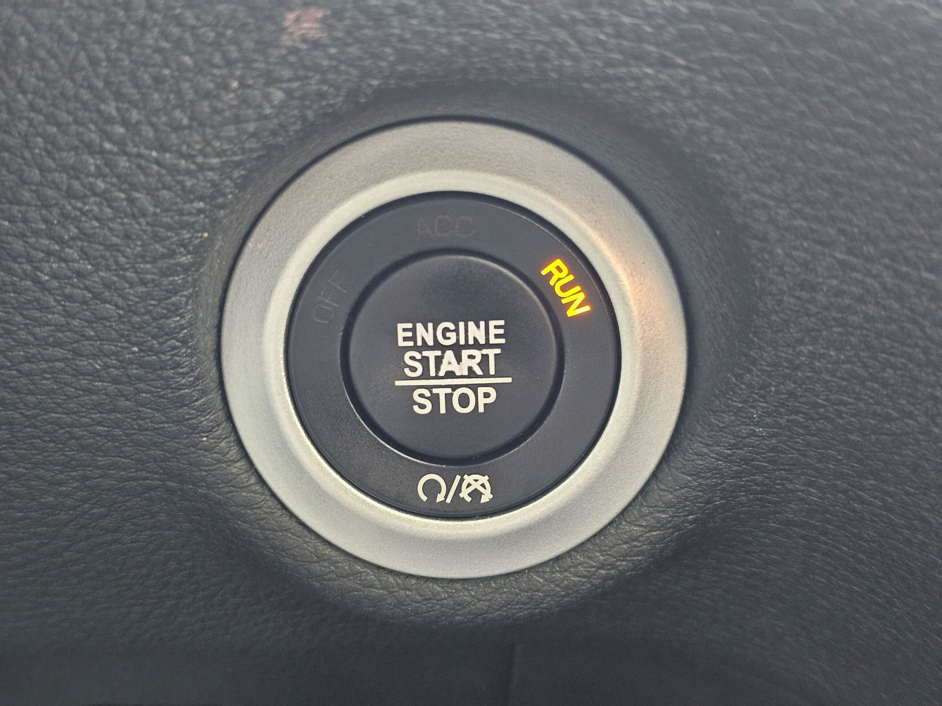 Used 2019 Chrysler Pacifica Limited w/ Advanced Safetytec Group FWD image 25