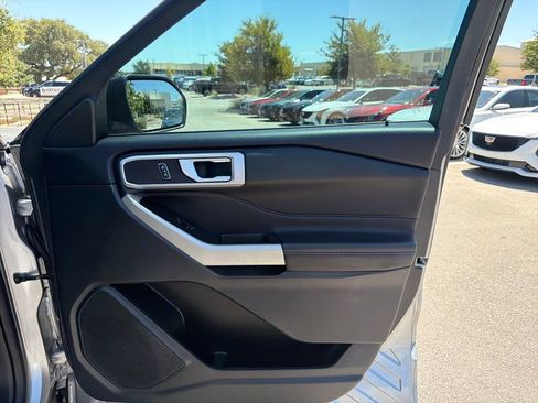 Used 2023 Ford Explorer XLT RWD image 39