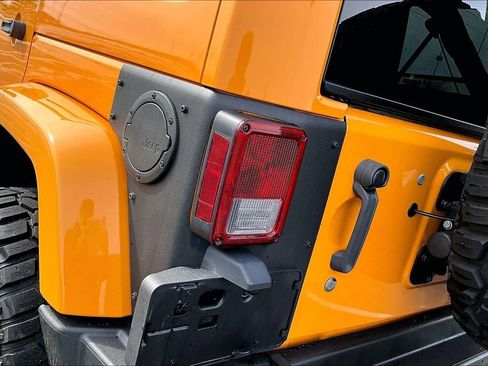 Used 2012 Jeep Wrangler Unlimited Rubicon w/ Dual Top Group image 30