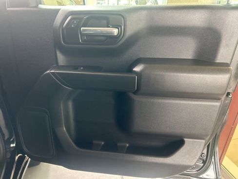 Used 2022 Chevrolet Silverado 1500 Custom image 25