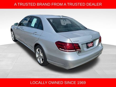 Used 2016 Mercedes-Benz E 350 4MATIC Sedan image 3