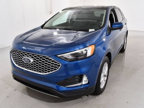 Used 2024 Ford Edge SEL w/ Convenience Package AWD/4WD image 2