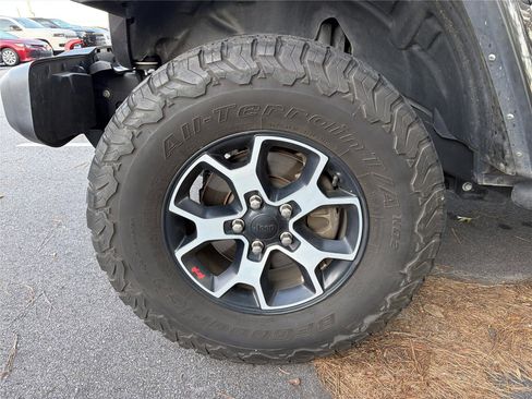 Used 2021 Jeep Wrangler Unlimited Rubicon AWD/4WD image 7