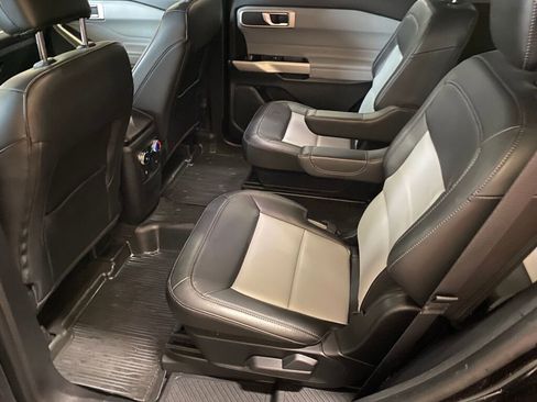 Used 2023 Ford Explorer XLT w/ Equipment Group 202A image 17