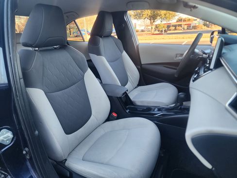 Used 2021 Toyota Corolla LE image 16