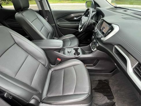 Used 2022 GMC Terrain SLT w/ Infotainment Package II AWD/4WD image 10