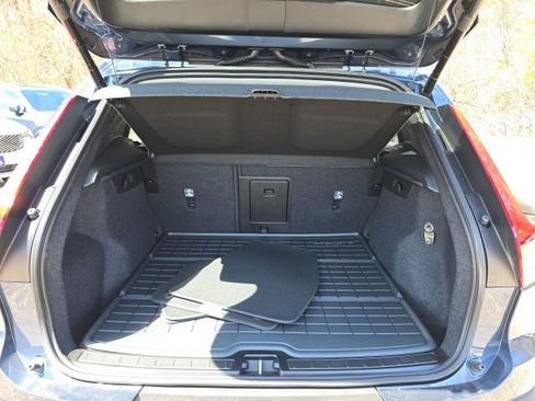 New 2026 Volvo XC40 B5 Plus w/ Climate Package AWD/4WD image 17