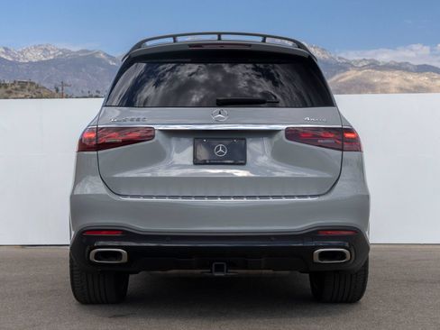 Used 2024 Mercedes-Benz GLS 580 4MATIC image 9
