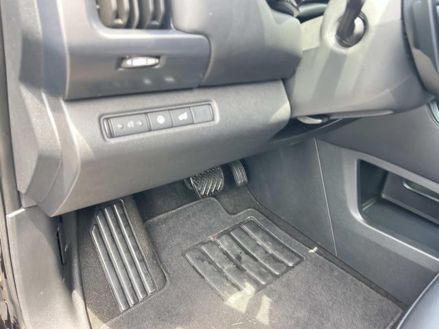Used 2024 Nissan Pathfinder SL FWD image 37