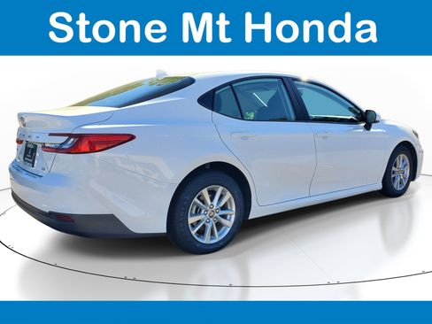 Used 2025 Toyota Camry LE FWD image 6