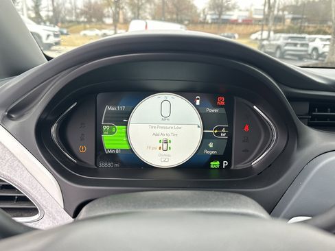 Used 2020 Chevrolet Bolt Premier w/ Infotainment Package image 27