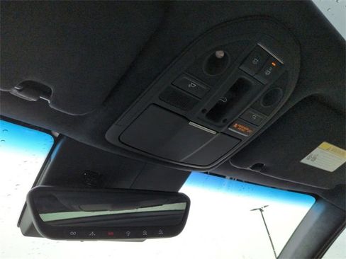 Used 2022 Genesis G70 3.3T image 21