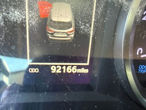 Used 2019 Toyota Highlander LE AWD/4WD image 11