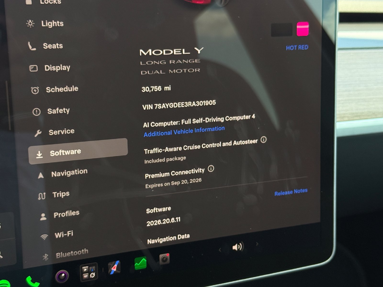Used 2024 Tesla Model Y Long Range AWD/4WD image 19