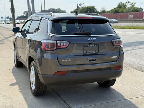 Used 2018 Jeep Compass Latitude w/ Popular Equipment Group AWD/4WD image 9