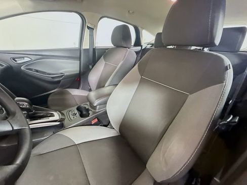 Used 2013 Ford Focus SE w/ SE Winter Pkg FWD image 21