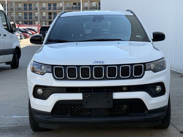 Used 2024 Jeep Compass Latitude AWD/4WD image 8