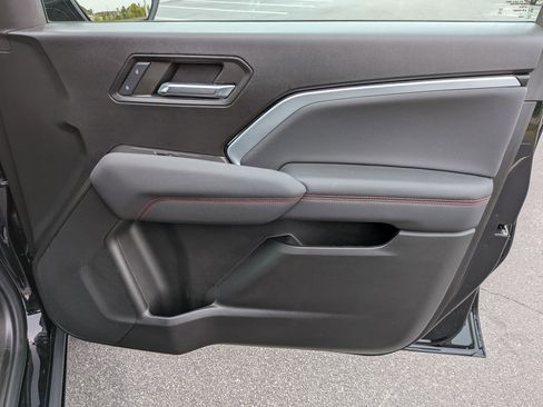 Used 2024 Chevrolet Colorado Z71 w/ Z71 Convenience Package 2 image 33