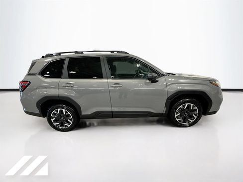 Used 2026 Subaru Forester Premium AWD/4WD image 4