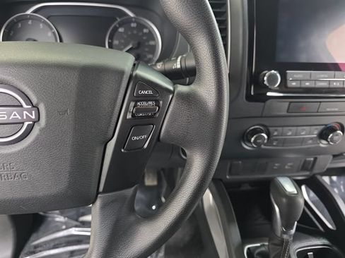 Used 2022 Nissan Frontier SV RWD image 18