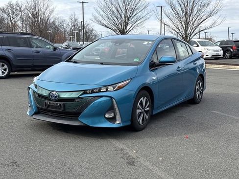 Used 2017 Toyota Prius Prime Advanced image 5