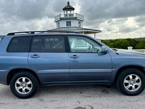 Used 2004 Toyota Highlander 2WD image 4