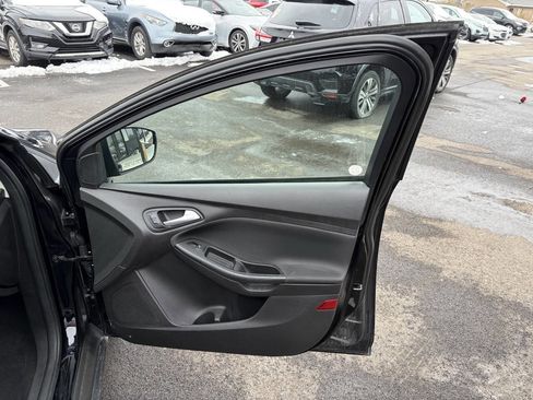 Used 2017 Ford Focus SE image 17