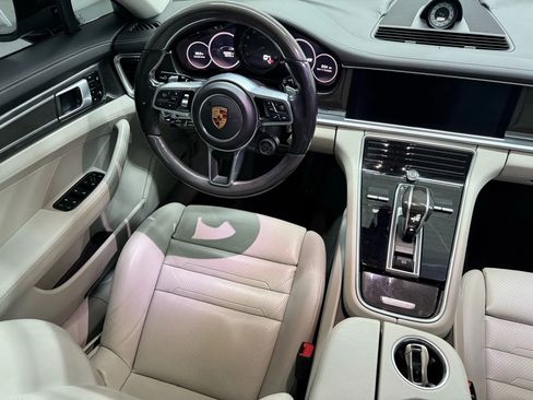 Used 2018 Porsche Panamera 4S image 26