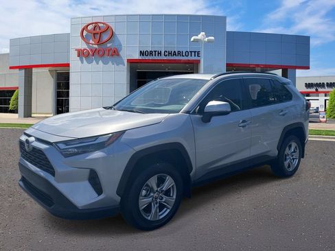 Used 2025 Toyota RAV4 XLE w/ Convenience Package FWD image 5