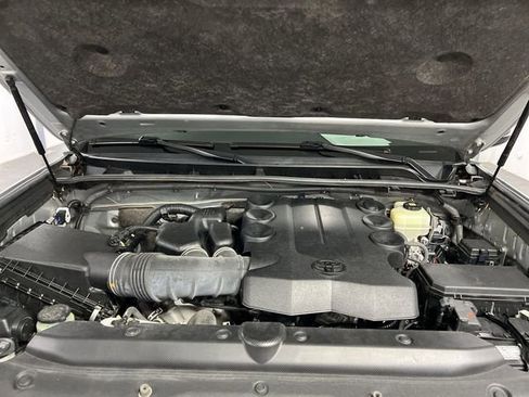 Used 2021 Toyota 4Runner Venture w/ Moonroof Package image 31