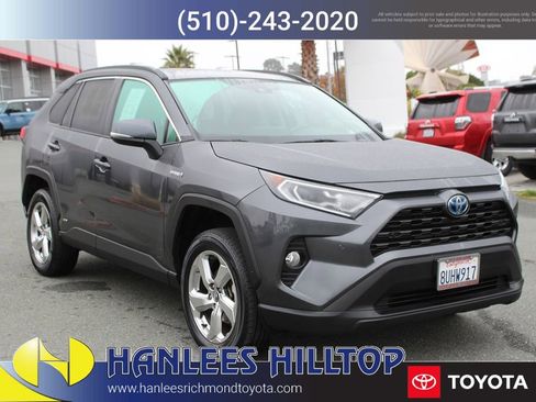 Used 2021 Toyota RAV4 XLE Premium image 5
