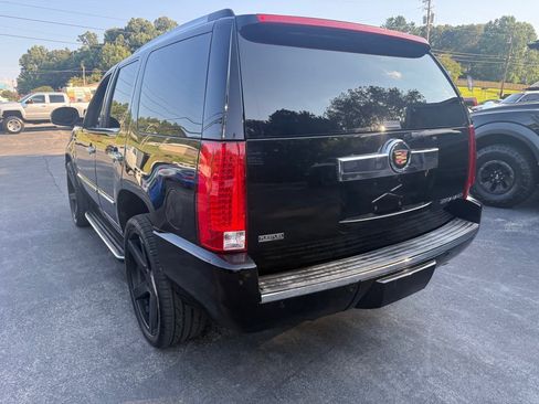 Used 2011 Cadillac Escalade AWD image 35