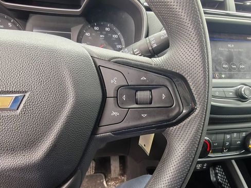 Used 2023 Chevrolet TrailBlazer LS image 12