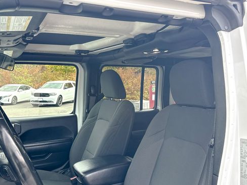 Used 2021 Jeep Wrangler Unlimited Sport image 19