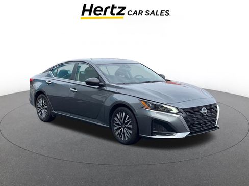 Used 2025 Nissan Altima 2.5 SV image 1
