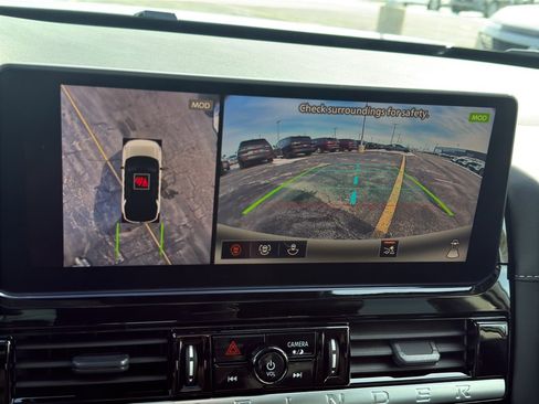 New 2026 Nissan Pathfinder SL image 19