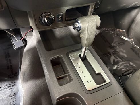 Used 2019 Nissan Frontier SV image 19