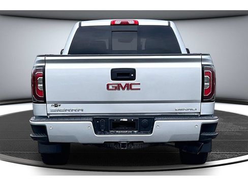 Used 2017 GMC Sierra 1500 Denali w/ Denali Ultimate Package AWD/4WD image 6