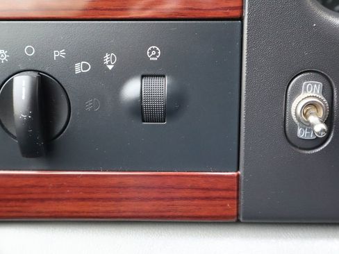 Used 2005 Ford F350 Lariat image 29