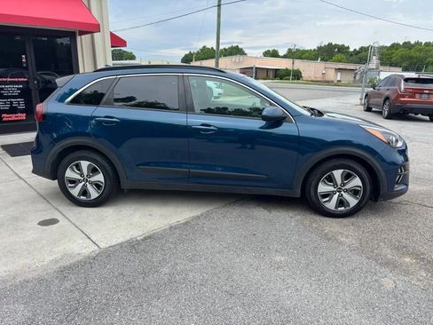 Used 2020 Kia Niro LX FWD image 6