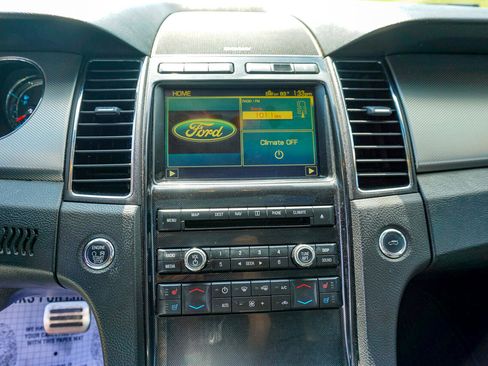 Used 2010 Ford Taurus SHO image 14